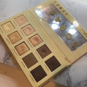 Lorac unzipped gold